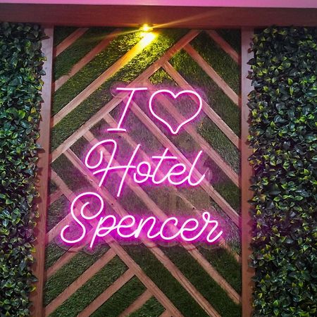 Hotel Spencer-Нави Мумбай Екстериор снимка