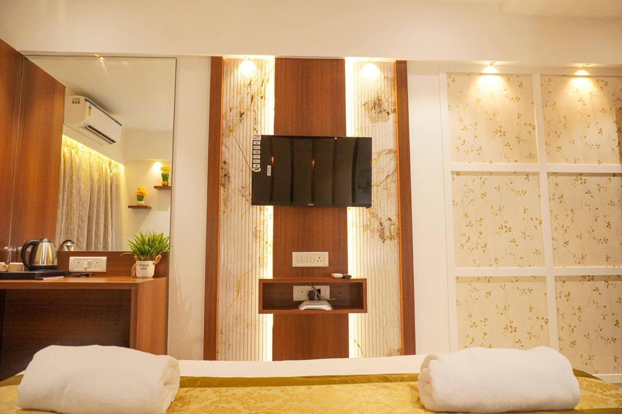 Hotel Spencer-Нави Мумбай Екстериор снимка